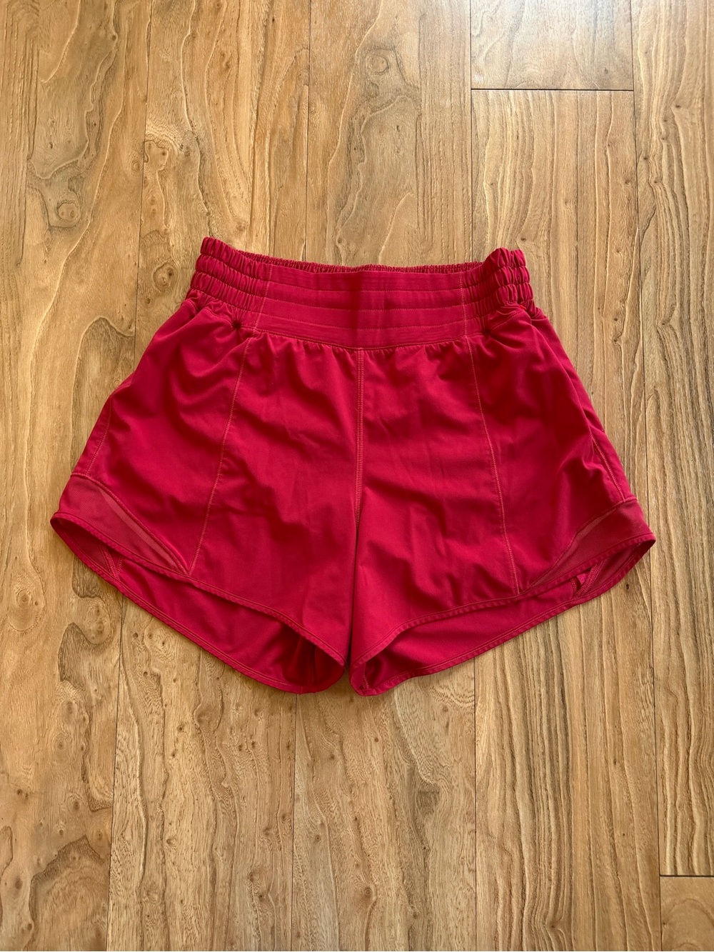 Lululemon Hotty Hot HR 4" shorts